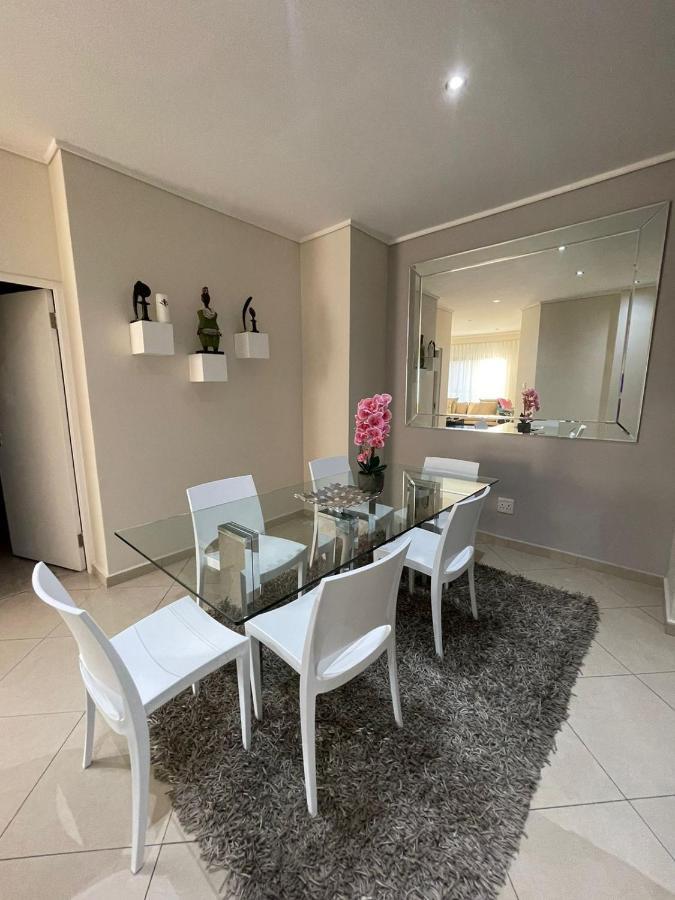 Jade Apartment *