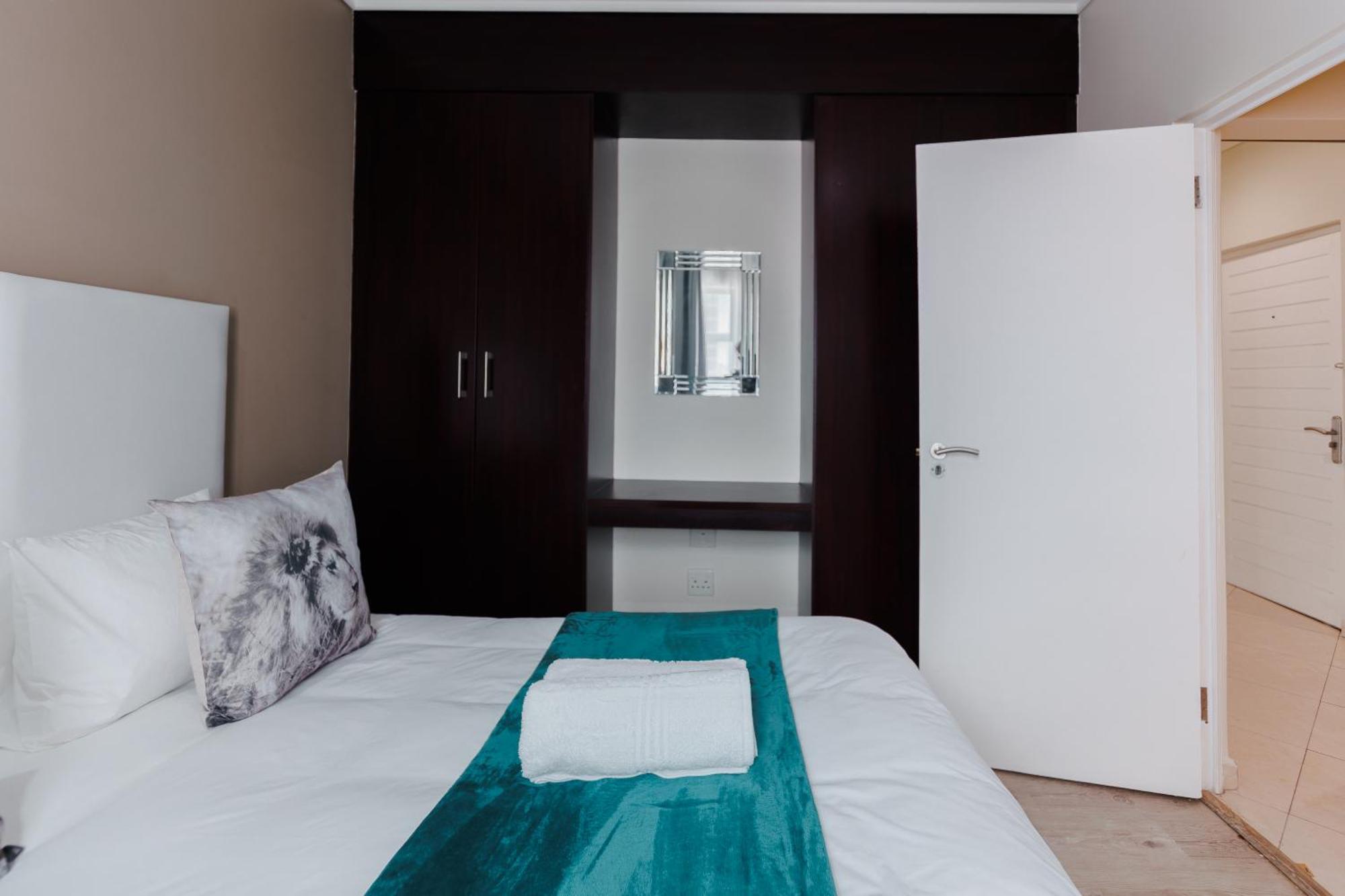 Jade Apartment